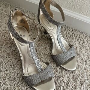 Bandolino gold heels, size 7